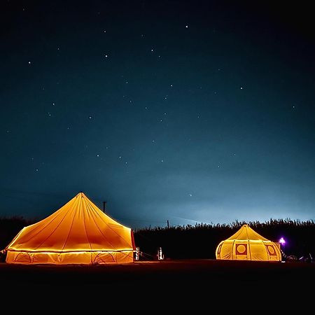 The Follies Glamping Hotell Maidstone Exteriör bild