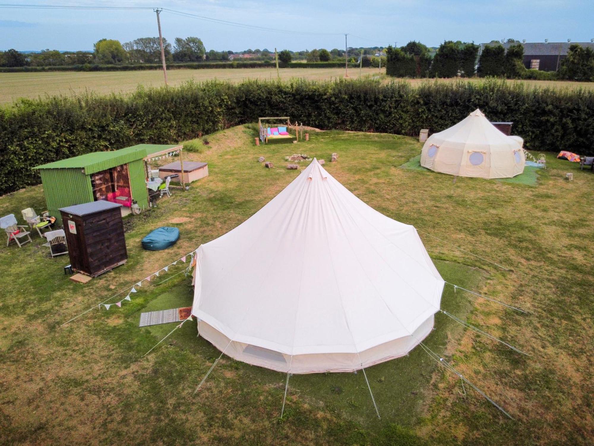 The Follies Glamping Hotell Maidstone Exteriör bild
